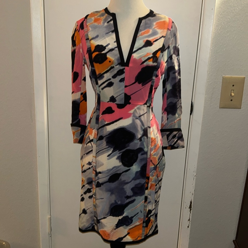 BCBGMAXAZRIA beautiful 100% silk dress